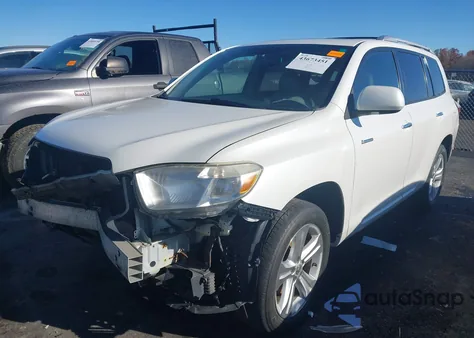 2010 Toyota Highlander Limited V6 z USA, uszkodzony, nr VIN 5TDDK3EH3AS031155
